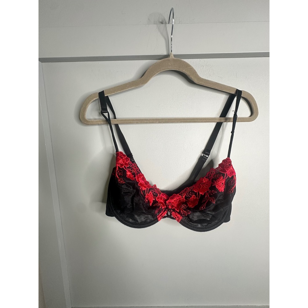 Secret Treasures Black Red Floral Embroidered Underwire Bra 38D 26291